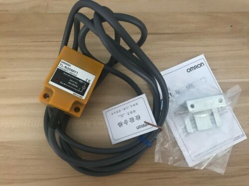 New Omron TL-N20MY1 TLN20MY1 Photoelectric Switch Free Shipping 1PC DHL / UPS / FedEx