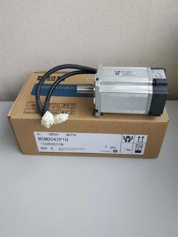 1PC New In Box Panasonic MSMD042P1U Servo Motor Expedited Shipping