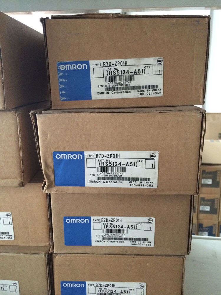 1PC OMRON servo drive R7D-ZP01H R7DZP01H New In Box Free Shipping DHL / UPS / FedEx