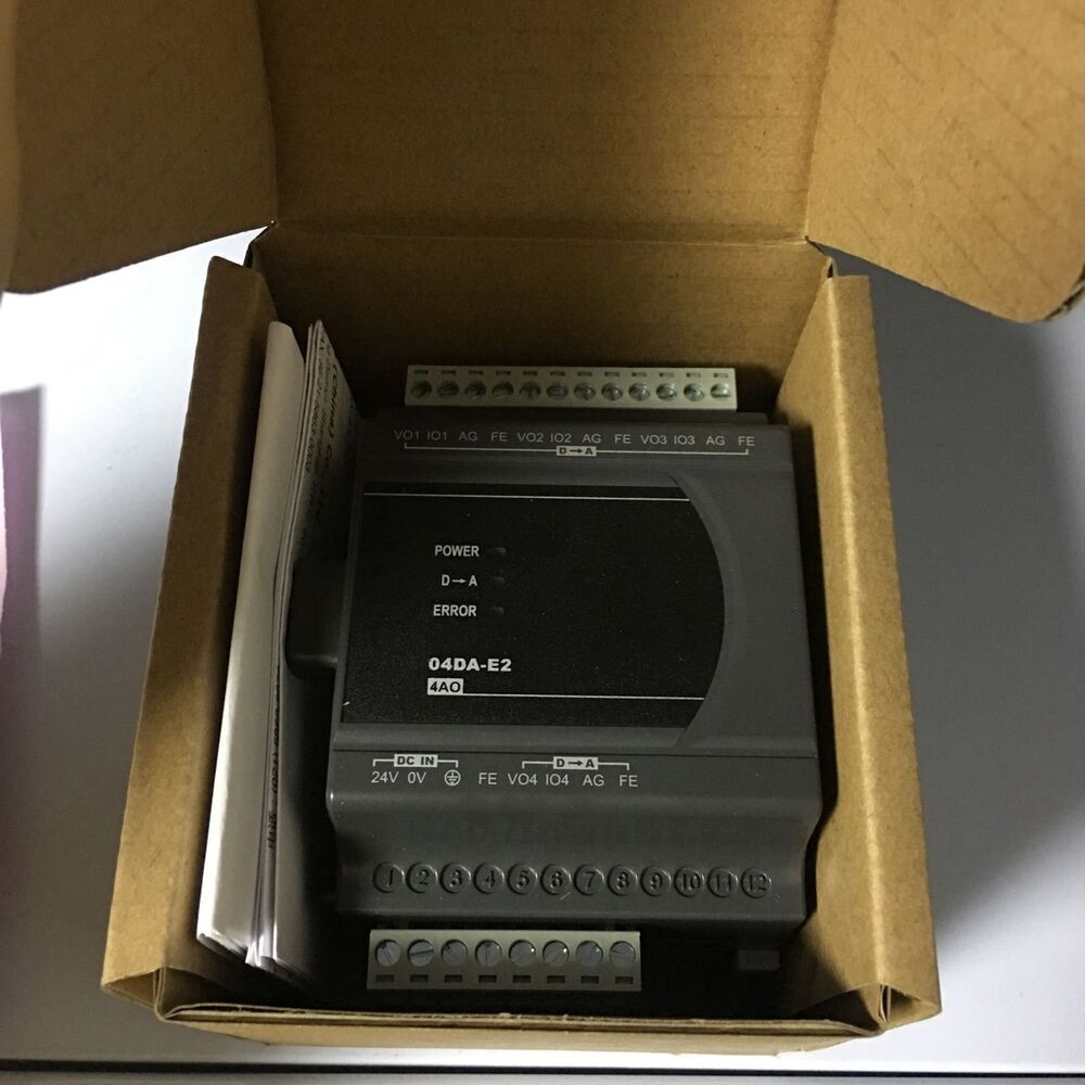 1PC New Delta DVP04DA-E2 PLC DVP04DAE2 In Box Free Shipping DHL / UPS / FedEx