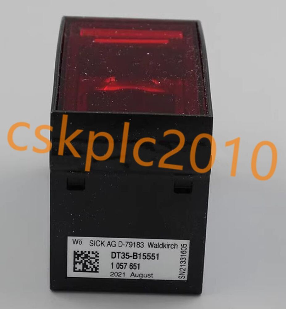 1 PCS NEW IN BOX SICK Photoelectric sensor DT35-B15551 1057651