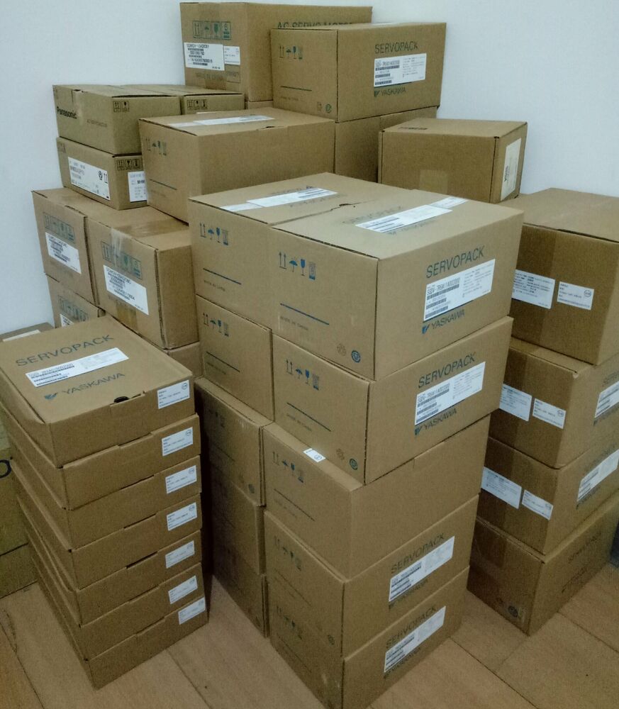 YASKAWA SGDM-04ADA-V Servo Drives SGDM04ADAV New In Box Expedited Shipping DHL / UPS / FedEx