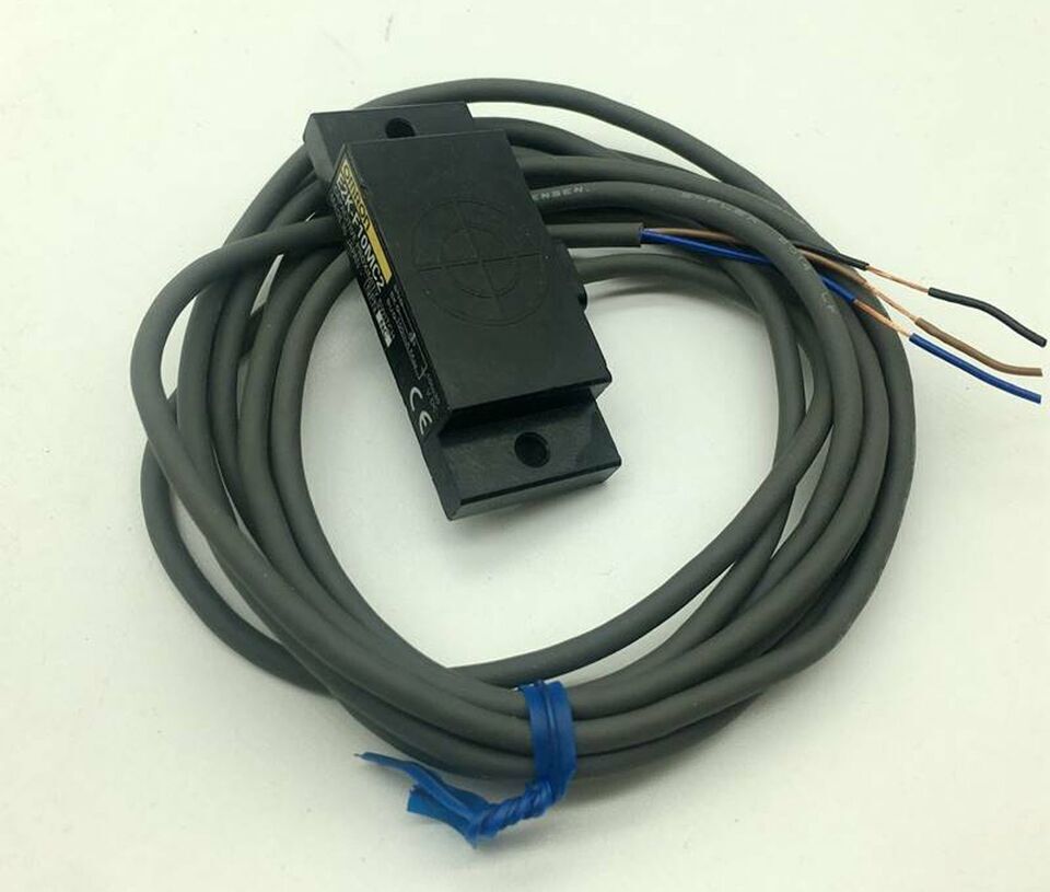 New Omron E2K-F10MC2 Proximity Switch In Box Free Shipping 1PC DHL / UPS / FedEx