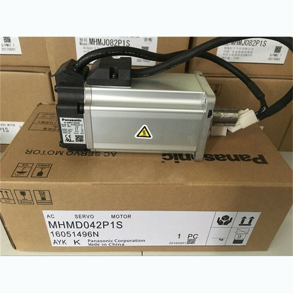 1PC New In Box Panasonic MHMD042P1S Servo Motor Expedited Shipping