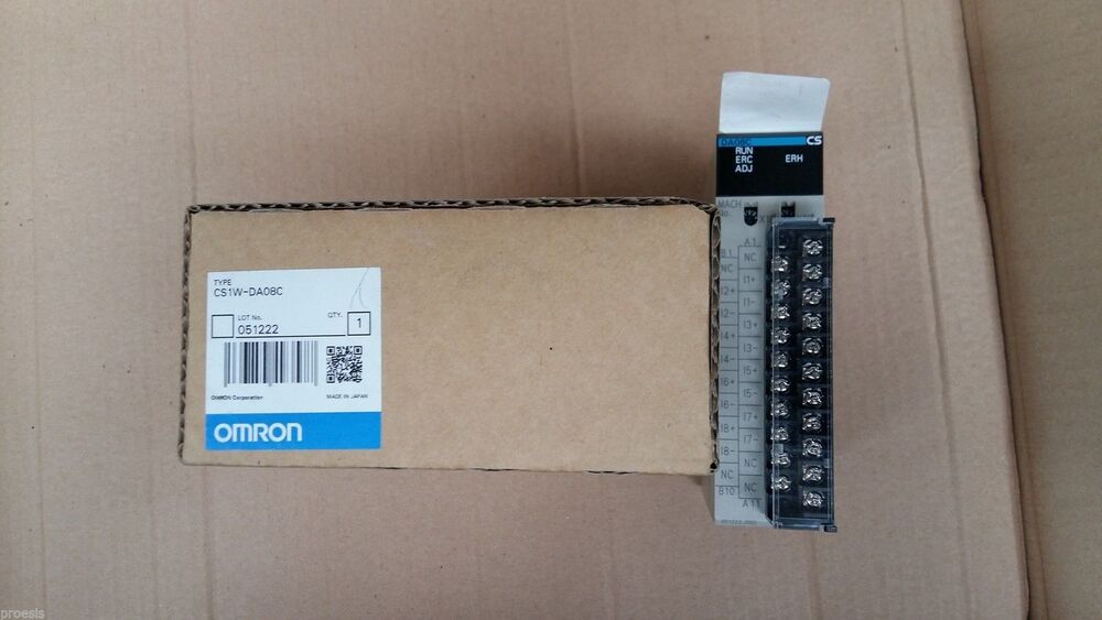 OMRON PLC CS1W-DA08C Output Module CS1WDA08C New In Box DHL / UPS / FedEx