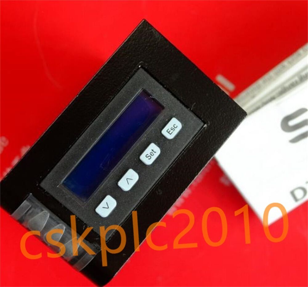 1 PCS NEW IN BOX SICK Laser ranging sensor DT50-2B215552 1075271