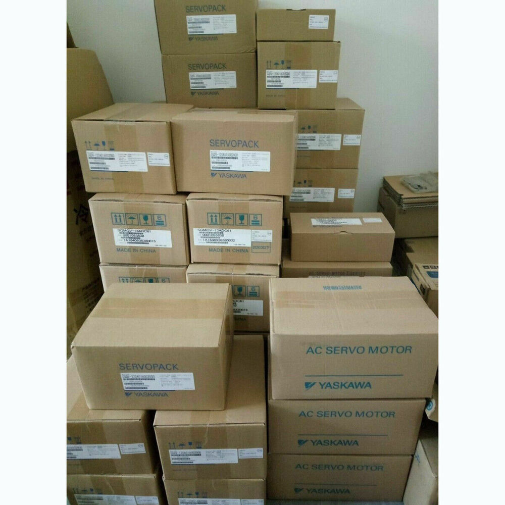 1PC New Yaskawa SGMPS-04ACA41-E Servo Motor Expedited Shipping