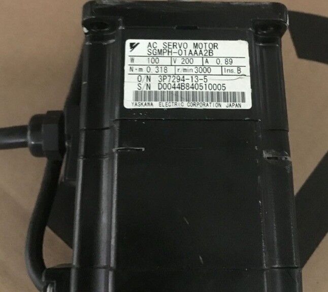 NEW ORIGINAL YASKAWA AC SERVO MOTOR SGMPH-01AAA2B FREE EXPEDITED SHIPPING  UPS /  Fedex / DHL