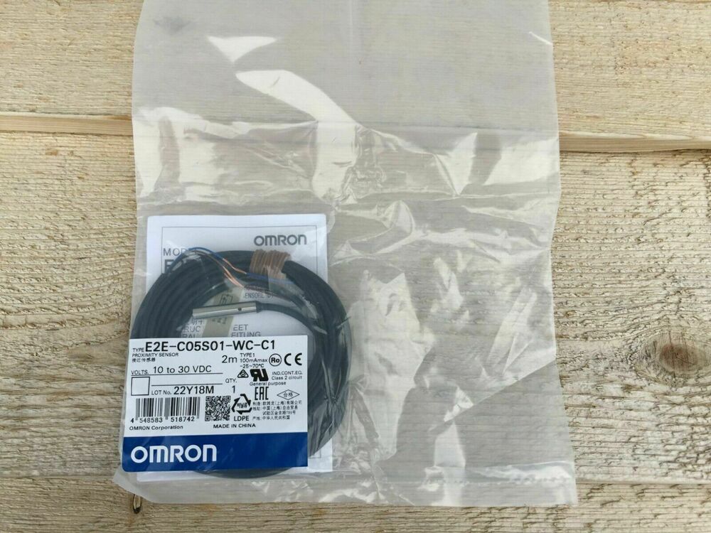 New Omron E2E-C05S01-WC-C1 Proximity Sensor Free Shipping 1PC DHL / UPS / FedEx