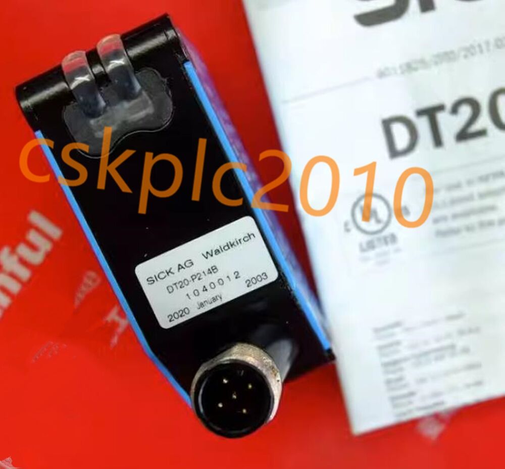 1 PCS NEW IN BOX Sick Displacement measuring sensor DT20-P214B 1040012