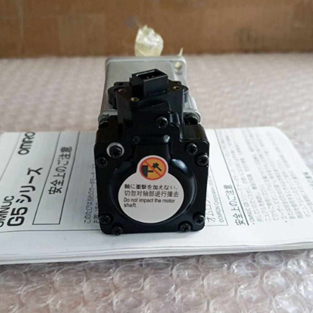 1PC Omron R88M-K10030H-S2-Z Servo Motor New In Box UPS / DHL / Fedex