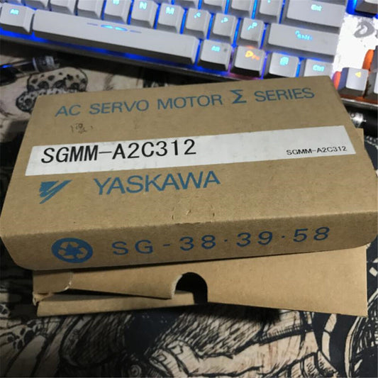 1PC Yaskawa servo motor SGMM-A2C312 SGMMA2C312 New In Box DHL / UPS / FedEx