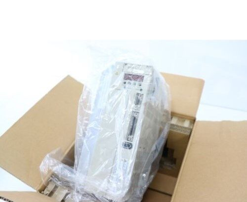 1PC Yaskawa SGDH-01BE Servo Driver SGDH01BE New In Box Expedited Shipping DHL / UPS / FedEx