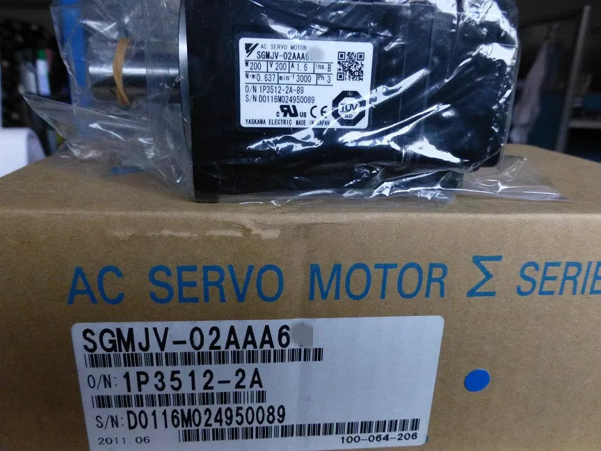 1PC New Yaskawa SGMJV-02AAA6C Servo Motor Expedited Shipping