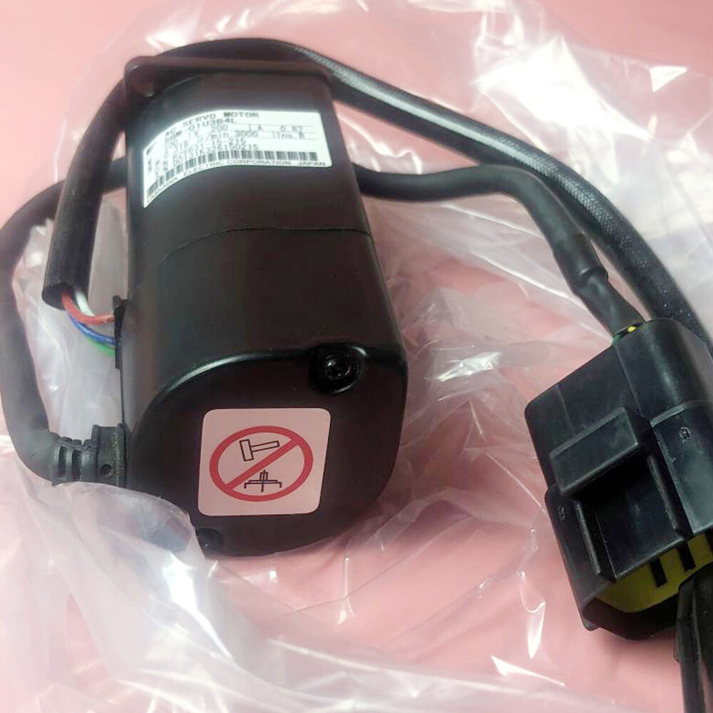 New In Box YASKAWA SGM-01U3B4L Servo Motor Fedex / DHL