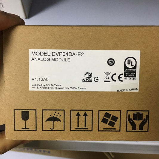 1PC New Delta DVP04DA-E2 PLC DVP04DAE2 In Box Free Shipping DHL / UPS / FedEx