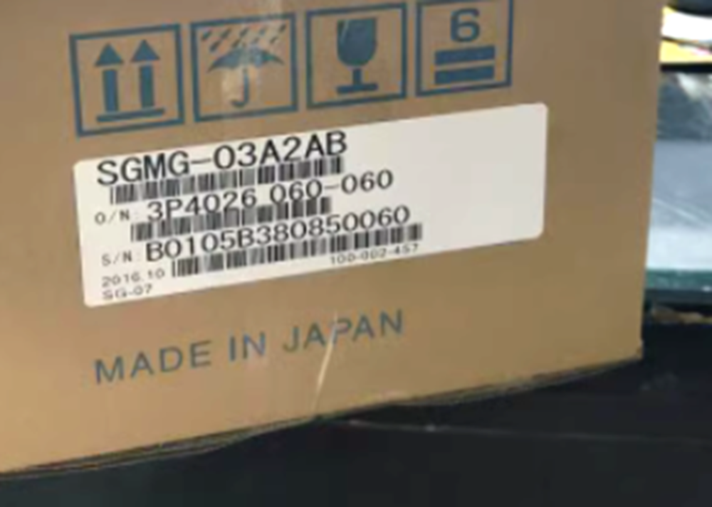 NEW Yaskawa SGMG-03A2AB Servo Motor Fedex / DHL