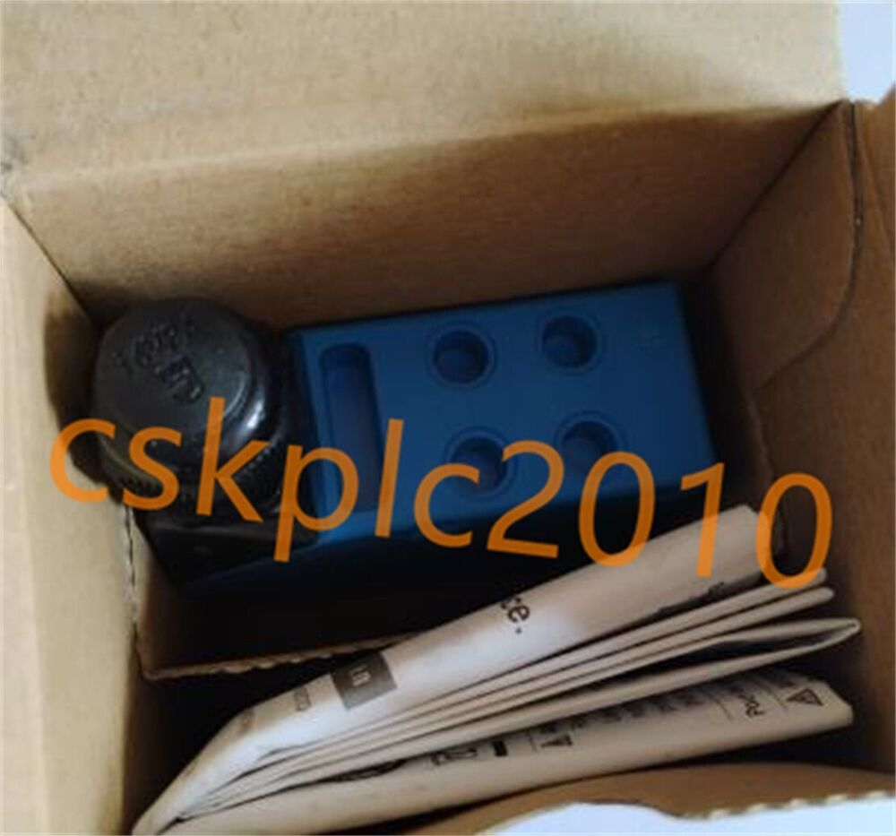 1 PCS NEW IN BOX SICK Photoelectric sensor WT34-R220 1019233