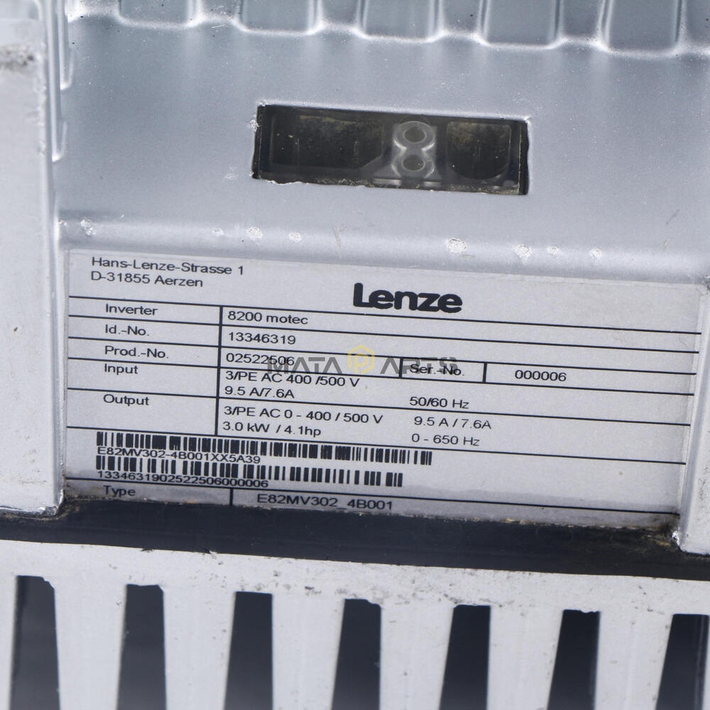 ONE Used LENZE E82MV302-4B001 D-31855 3.0KW