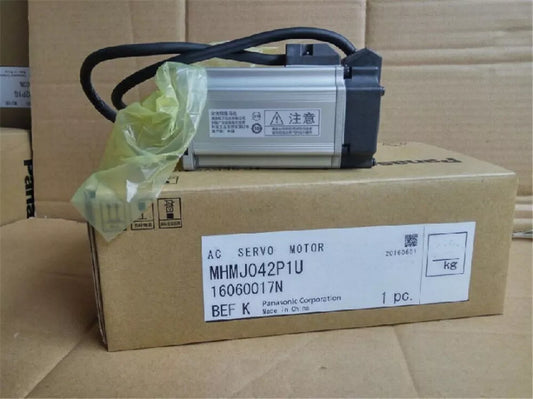 1PC New In Box Panasonic MHMJ042P1U Servo Motor Expedited Shipping