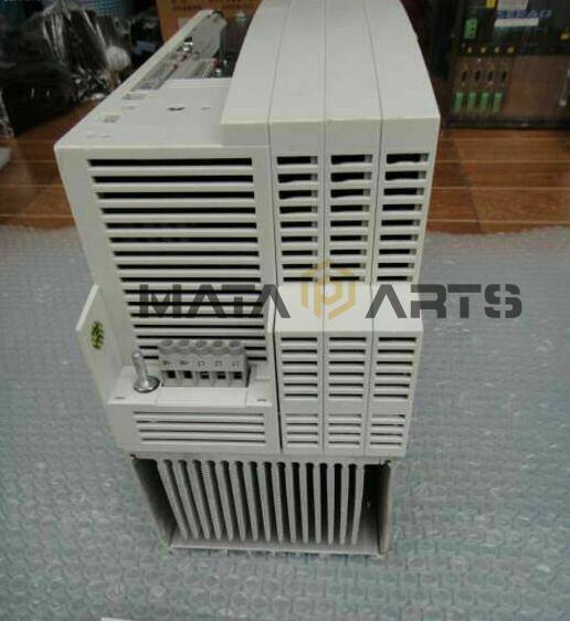 ONE USED LENZE EVS9326-EK Frequency converter