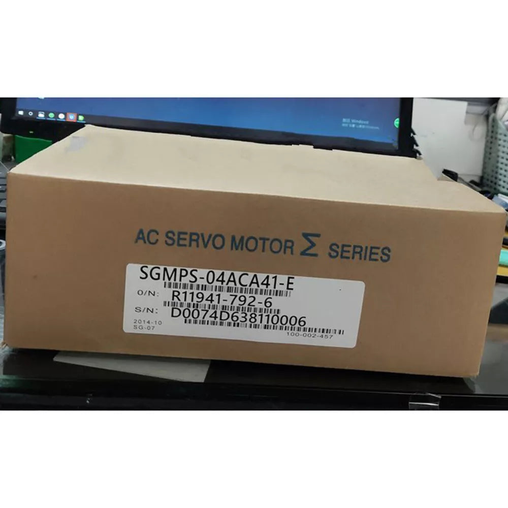 1PC New Yaskawa SGMPS-04ACA41-E Servo Motor Expedited Shipping