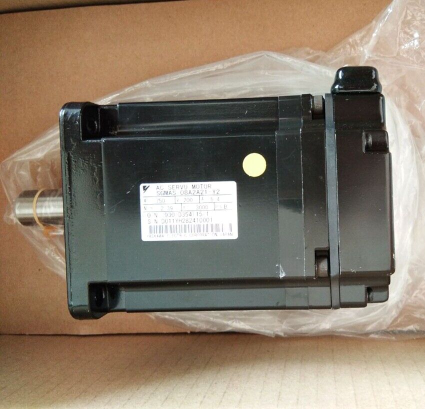 New In Box YASKAWA SGMAS-08A2A21-Y2 SGMAS08A2A21Y2 Servo Motor DHL / UPS / FedEx