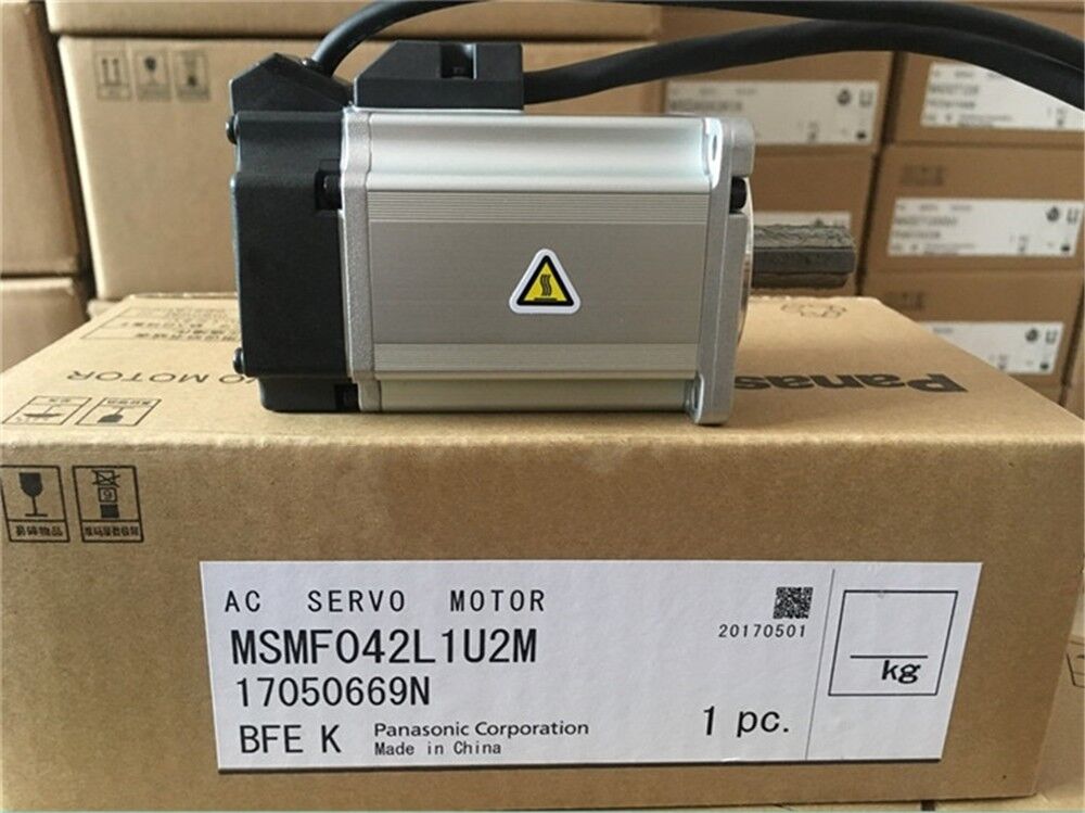 1PC New In Box Panasonic MSMF042L1U2M Servo Motor Expedited Shipping