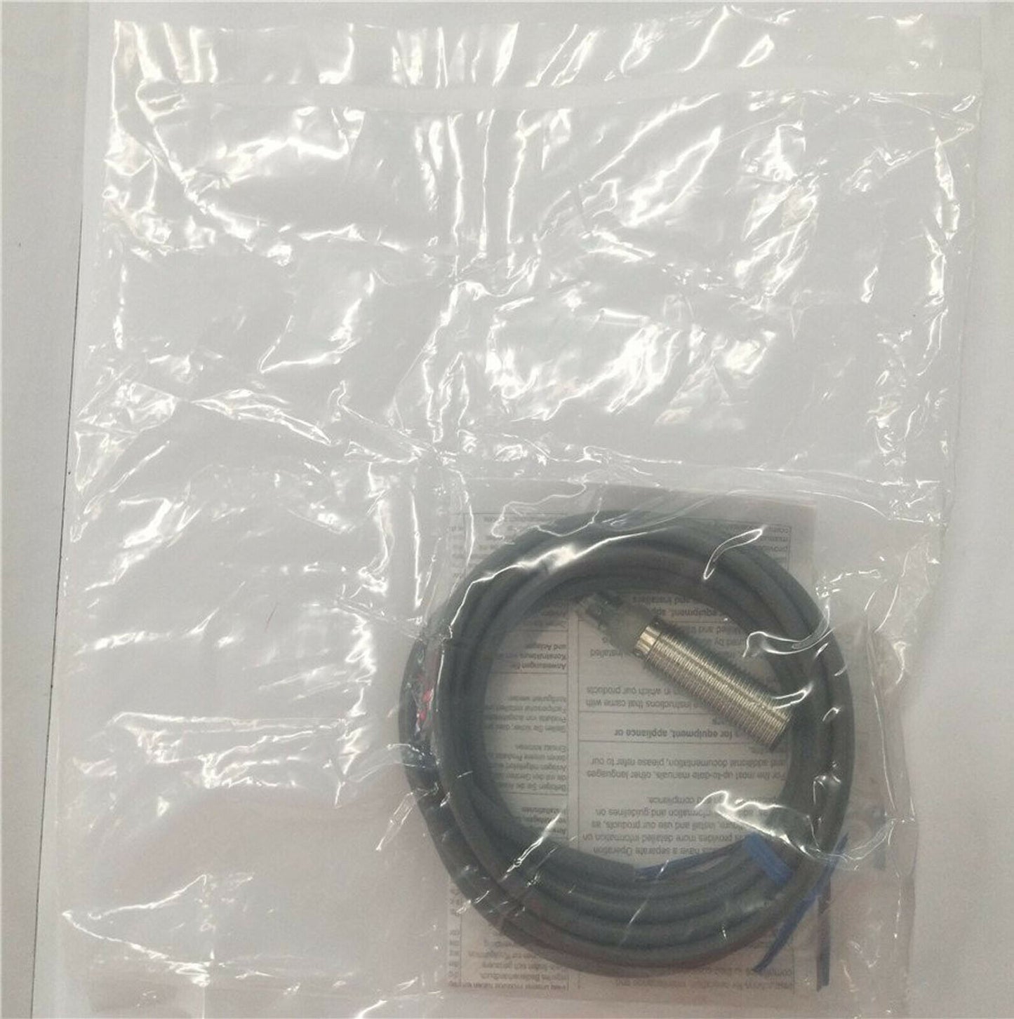 Omron E2B-M12KS04-WZ-C1 Proximity Switch New Free Shipping One E2BM12KS04WZC1 DHL / UPS / FedEx