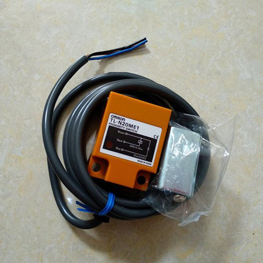 New Omron TL-N20ME1 TLN20ME1 Photoelectric Switch Free Shipping 1PC DHL / UPS / FedEx