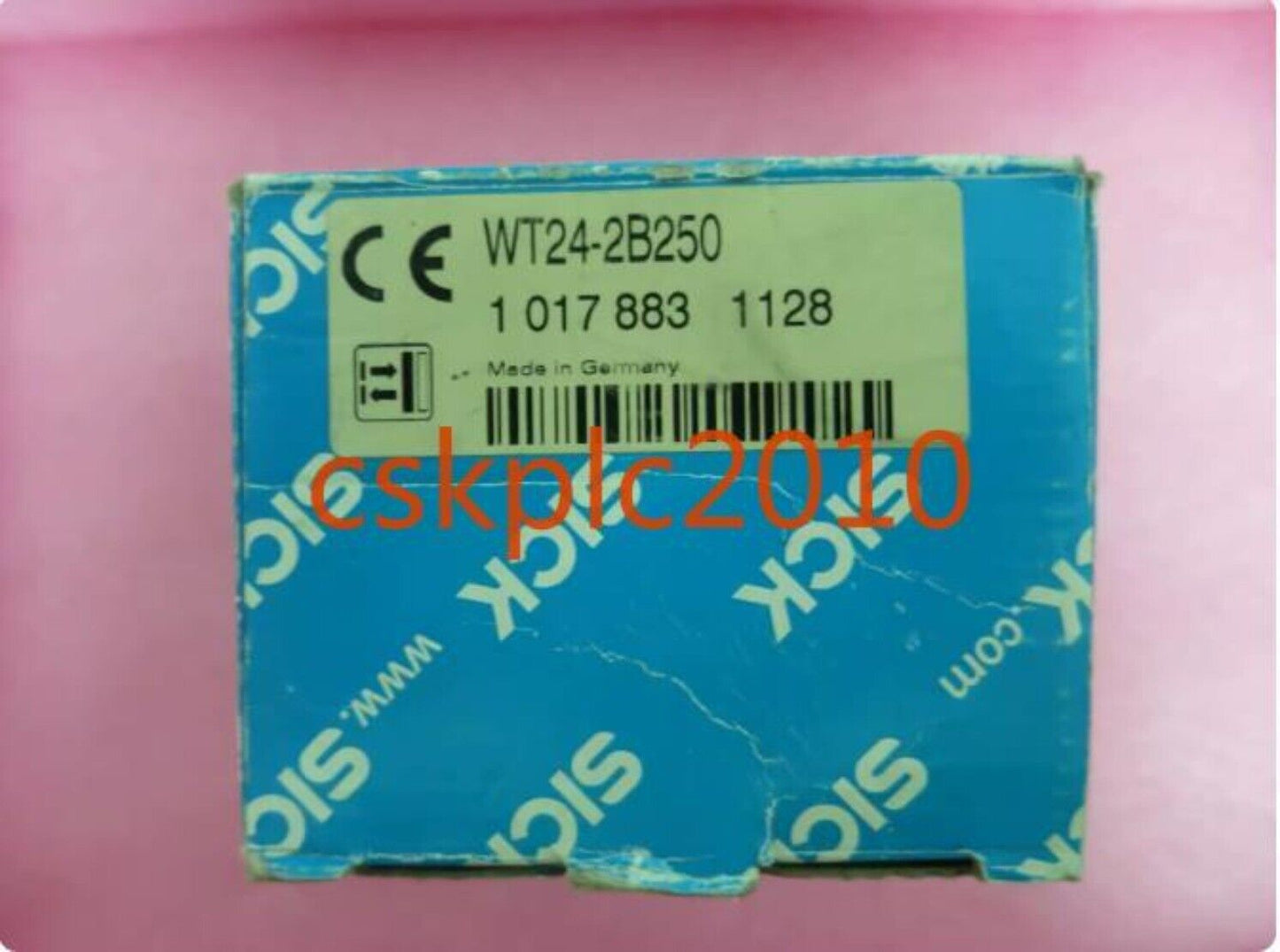 1 PCS new SICK Photoelectric switch WT24-2B250 1017883 new