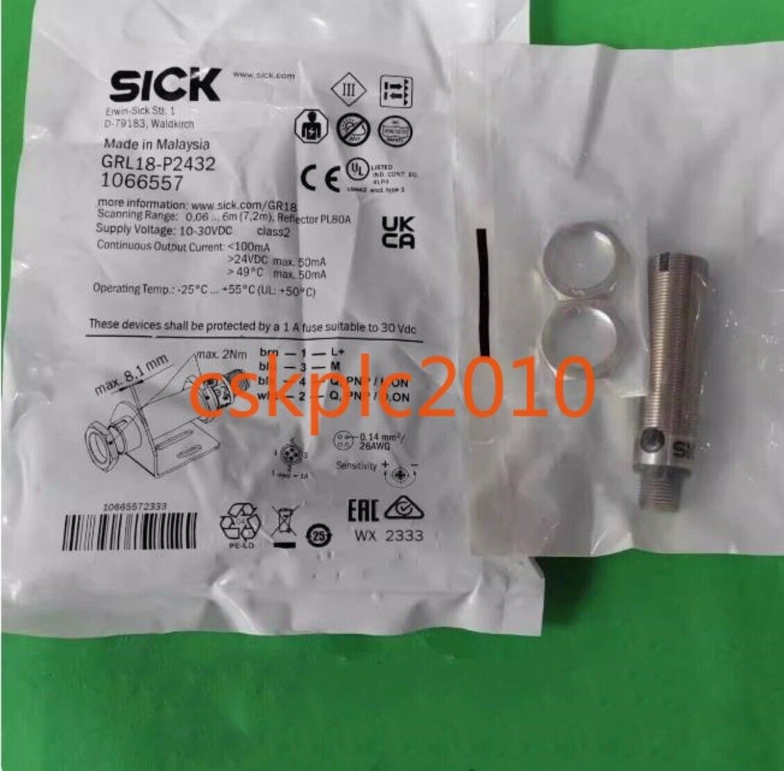 1PCS New original SICK cylindrical photoelectric sensor GRL18-P2432 1066557