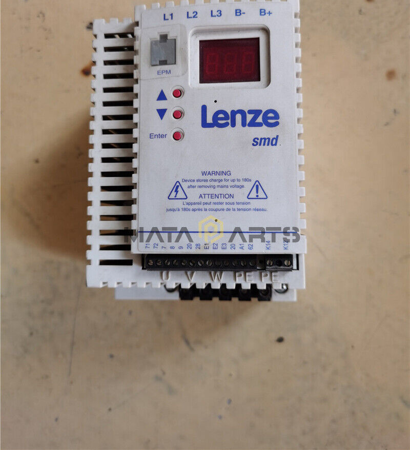 one Used Lenze ESMD152L4TXA Inverter