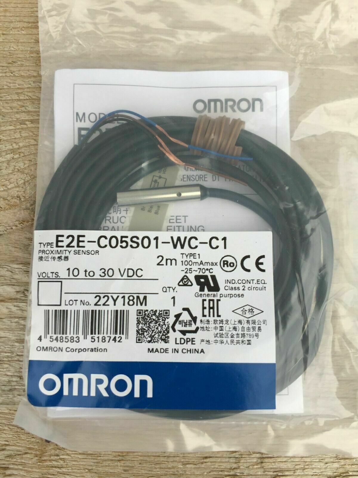 New Omron E2E-C05S01-WC-C1 Proximity Sensor Free Shipping 1PC DHL / UPS / FedEx