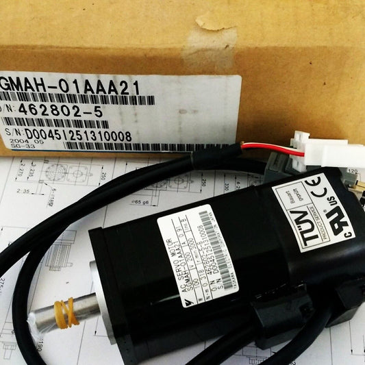 YASKAWA AC SERVO MOTOR SGMAH-01AAA21 NEW ORIGINAL 100W 0.91A 0.318NM 3000r/m DHL / UPS / FedEx