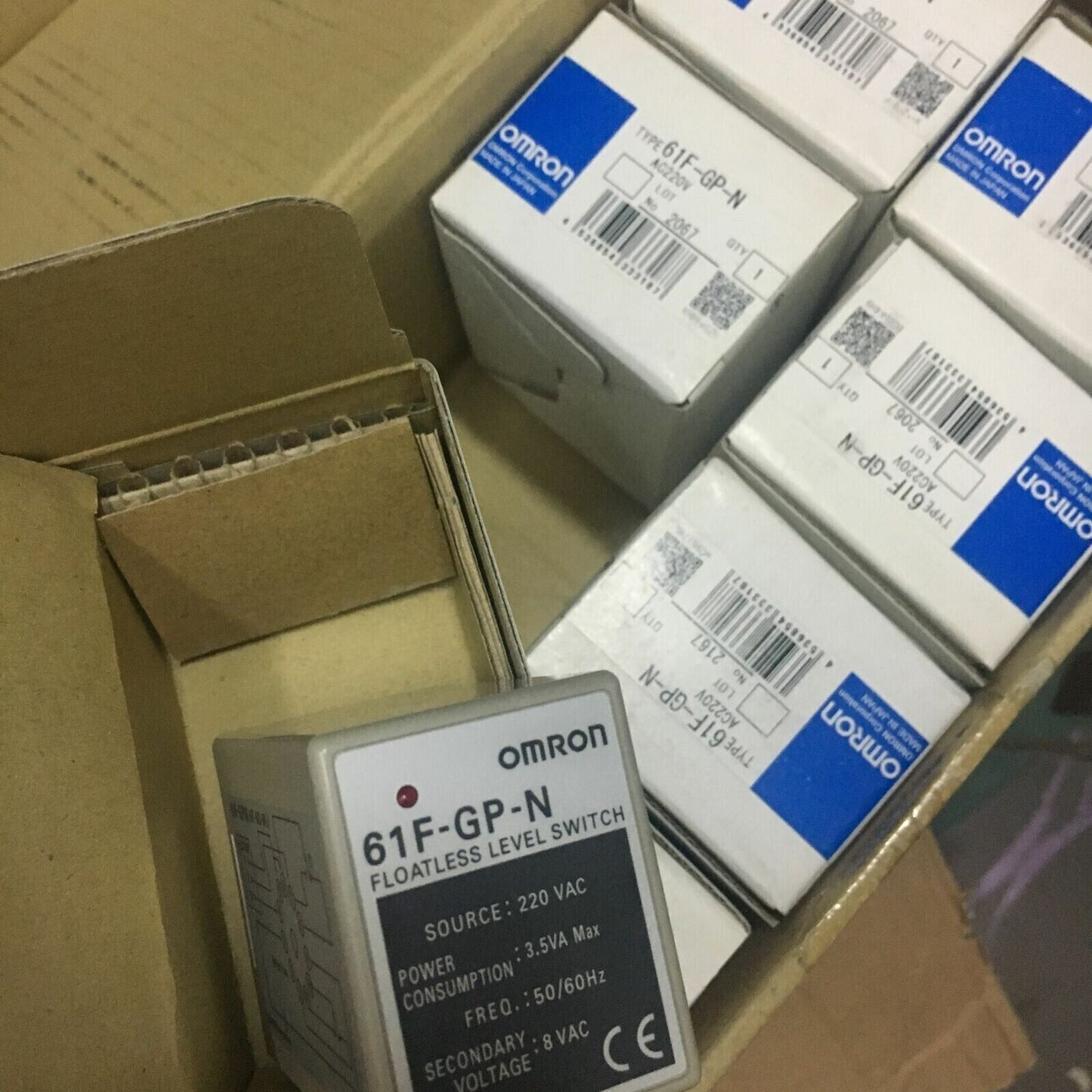 New Omron 61F-GP-N 61FGPN 220VAC Floatless Level Switch Free Shipping 1PC DHL / UPS / FedEx