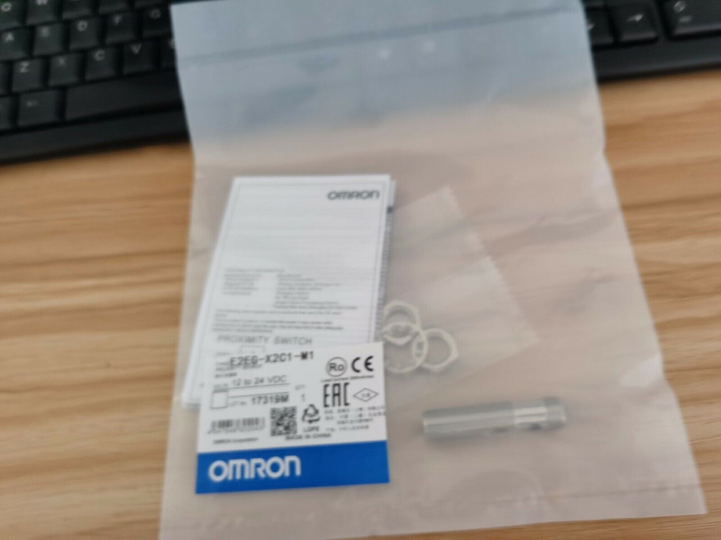 New Omron E2EG-X2C1 Proximity Switch E2EGX2C1 Free Shipping 1PC DHL / UPS / FedEx